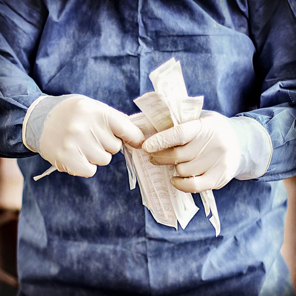 Comment utiliser la technologie pour suivre les tendances du marché boursier et investir intelligemment ?